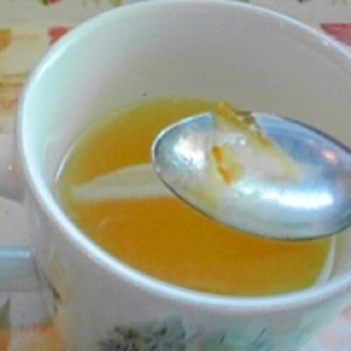 ちょっと風邪気味の時は、熱い柚子茶にかぼすを1個♪